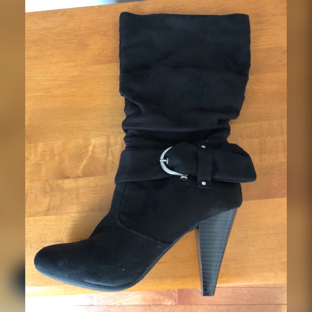 ‼️SOLD‼️ Apt.9 Black suede boots with thick heels.
